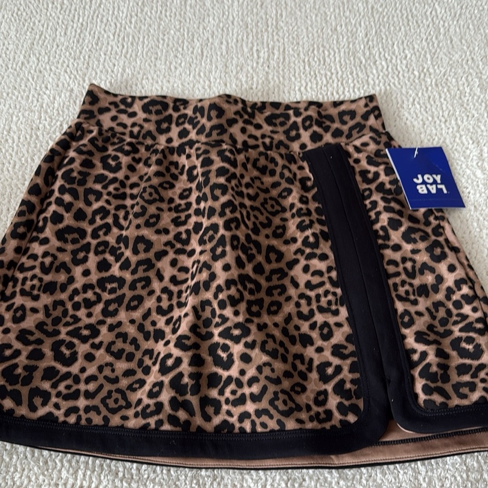 Leopard Print Skort with Black Trim women’s Xs new